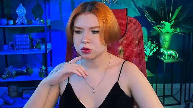 MitsukiMun online show from March 15, 2025, 4:21 pm