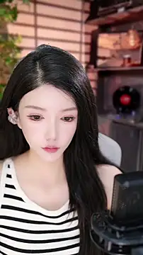 Snapshot of vv-77 chatting on September 24, 2025, 5:41 pm vv-77 online show from September 24, 2025, 5:41 pm