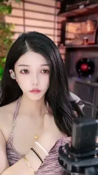 Snapshot of vv-77 chatting on September 19, 2025, 5:06 pm vv-77 online show from September 19, 2025, 5:06 pm