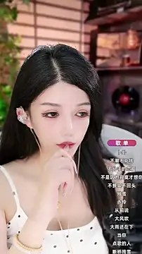 Snapshot of vv-77 chatting on October 4, 2025, 9:27 pm vv-77 online show from October 4, 2025, 9:27 pm