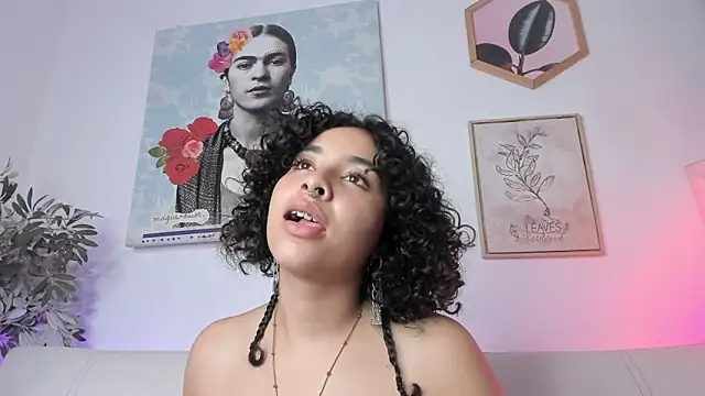Snapshot of Dhalila_ chatting on March 1, 2025, 7:51 am Dhalila online show from March 1, 2025, 7:51 am