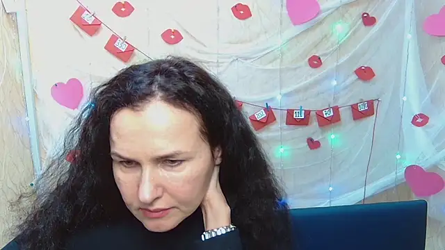 Miroslava Happi online show from February 9, 2025, 9:47 am