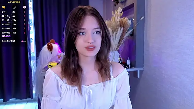 Hisoka akerley online show from June 5, 2026, 3:44 am