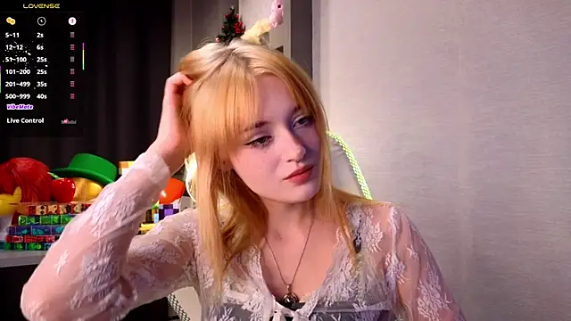 Snapshot of Hisoka_akerley chatting on September 21, 2025, 6:35 pm Hisoka akerley online show from September 21, 2025, 6:35 pm