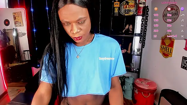 Snapshot of anuvyz_miller_ chatting on February 3, 2026, 12:32 pm anuvyz miller online show from February 3, 2026, 12:32 pm