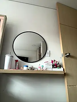 Snapshot of KarolVega- chatting on October 28, 2025, 3:33 pm KarolVega- online show from October 28, 2025, 3:33 pm