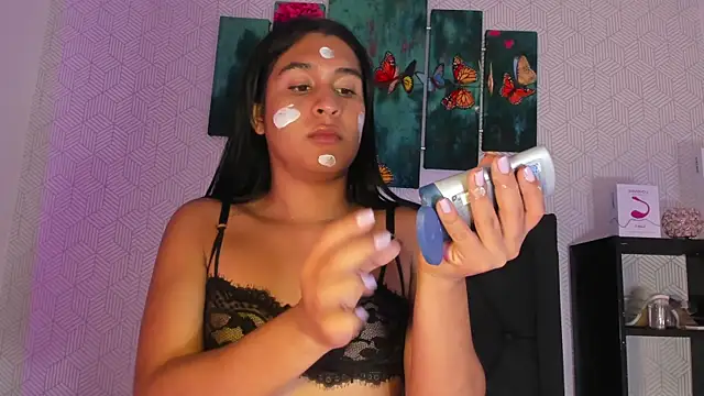 Snapshot of Selena_fox7 chatting on October 17, 2025, 3:32 am Selena fox7 online show from October 17, 2025, 3:32 am