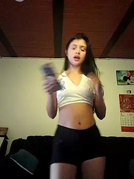 Snapshot of CHLOE_ISABELL chatting on October 16, 2025, 6:27 pm CHLOE ISABELL online show from October 16, 2025, 6:27 pm