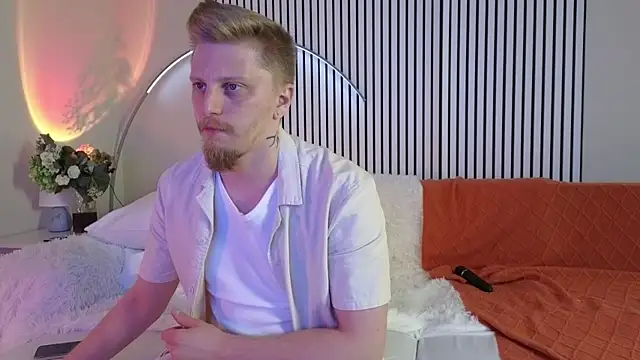 Snapshot of Saint_Vicious chatting on October 7, 2025, 8:21 pm Saint Vicious online show from October 7, 2025, 8:21 pm