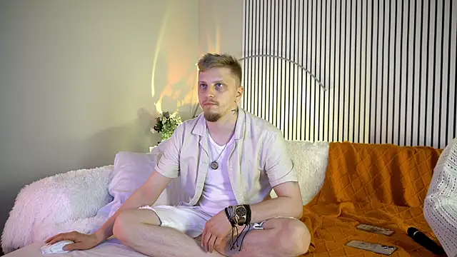 Snapshot of Saint_Vicious chatting on September 19, 2025, 8:13 pm Saint Vicious online show from September 19, 2025, 8:13 pm