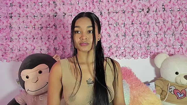 Snapshot of Lynda_Bonnie chatting on November 10, 2025, 4:34 pm Lynda Bonnie online show from November 10, 2025, 4:34 pm