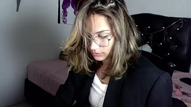 Auroraa soul online show from December 14, 2025, 9:04 am