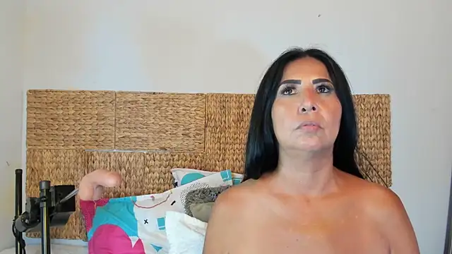 Jackiehmilf52 online show from May 15, 2026, 2:53 am