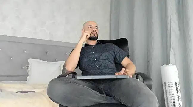 Snapshot of Luke_Diaz7 chatting on February 21, 2025, 3:12 am Luke Diaz7 online show from February 21, 2025, 3:12 am