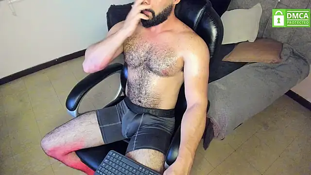 Luke Diaz7 online show from November 30, 2025, 8:42 pm