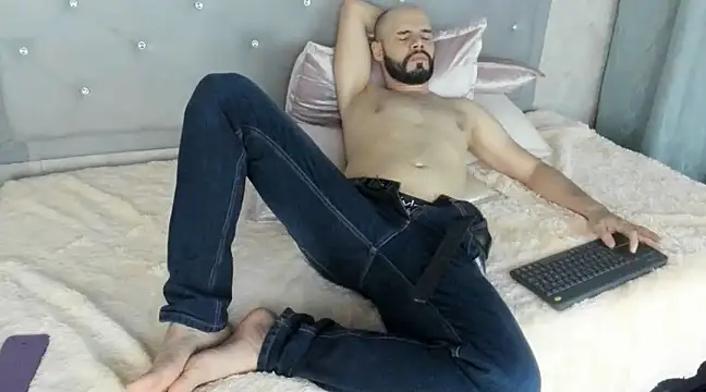 Snapshot of Luke_Diaz7 chatting on February 18, 2025, 10:47 pm Luke Diaz7 online show from February 18, 2025, 10:47 pm