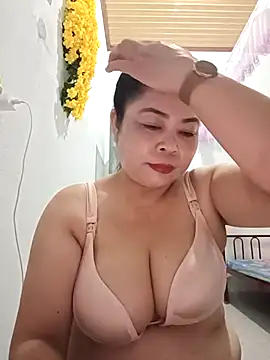 Snapshot of Baby-bigtits2024 chatting on February 25, 2025, 1:21 pm Baby-bigtits2024 online show from February 25, 2025, 1:21 pm