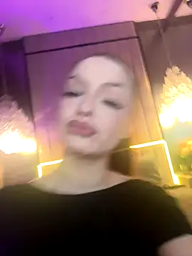 AlexaBright online show from November 11, 2025, 7:19 pm