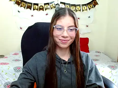 Snapshot of veronicamiller22 chatting on October 8, 2025, 8:42 pm veronicamiller22 online show from October 8, 2025, 8:42 pm