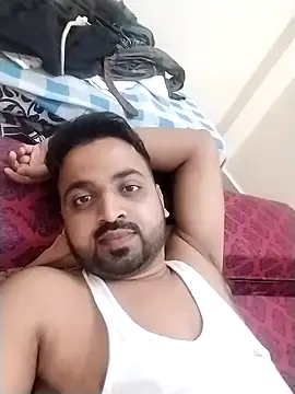 Snapshot of Vij717 chatting on March 6, 2025, 2:51 pm Vij717 online show from March 6, 2025, 2:51 pm