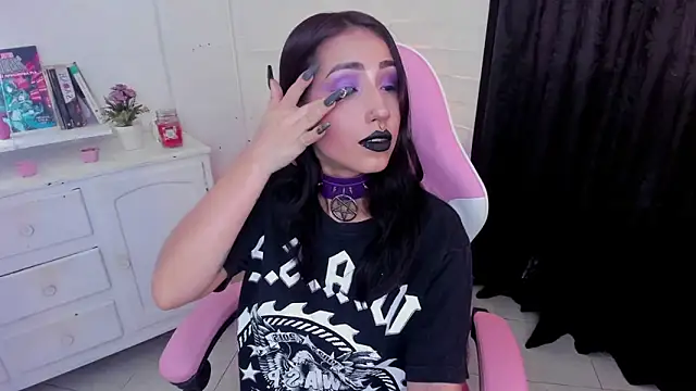 Snapshot of Nyx_Blackmoon chatting on October 6, 2025, 1:34 pm Nyx Blackmoon online show from October 6, 2025, 1:34 pm