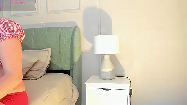 elizabeth 20 online show from January 13, 2026, 7:18 pm