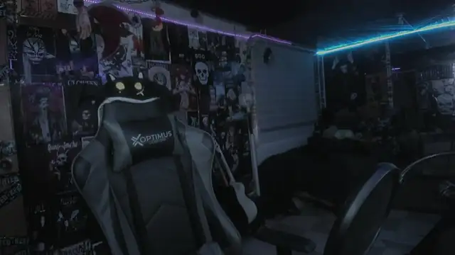 Snapshot of rotten_dreams chatting on March 13, 2025, 10:43 pm rotten dreams online show from March 13, 2025, 10:43 pm