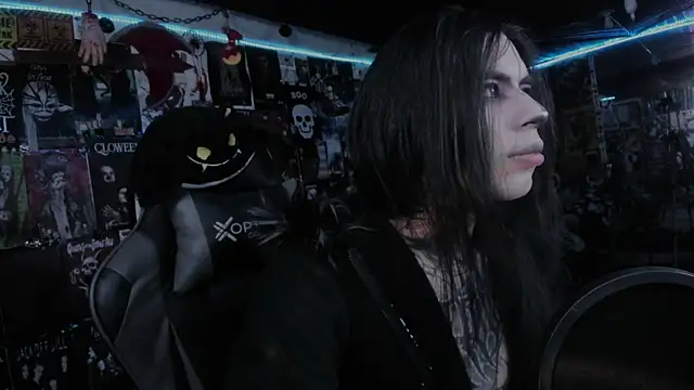 Snapshot of rotten_dreams chatting on October 7, 2025, 10:55 pm rotten dreams online show from October 7, 2025, 10:55 pm