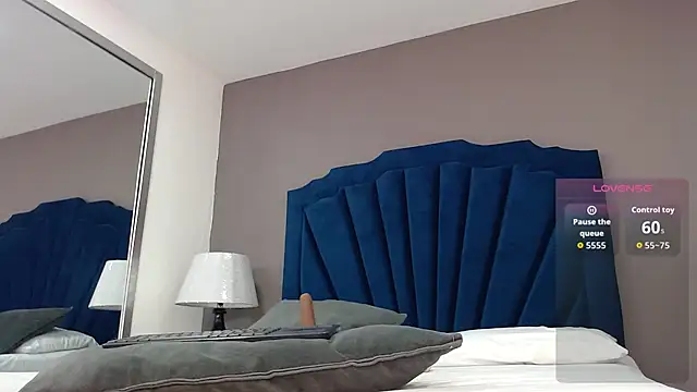 KatiaFosterr online show from November 14, 2025, 12:20 pm