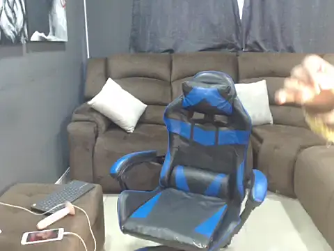 Snapshot of mchissexx chatting on September 23, 2025, 11:28 am mchissexx online show from September 23, 2025, 11:28 am