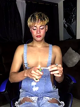 Snapshot of mchissexx chatting on September 24, 2025, 11:10 pm mchissexx online show from September 24, 2025, 11:10 pm