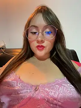 ValentinaOrtiz3 online show from March 9, 2025, 3:22 am