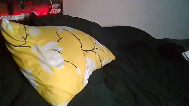 Snapshot of Jezebel888 chatting on March 4, 2025, 9:43 pm Jezebel888 online show from March 4, 2025, 9:43 pm