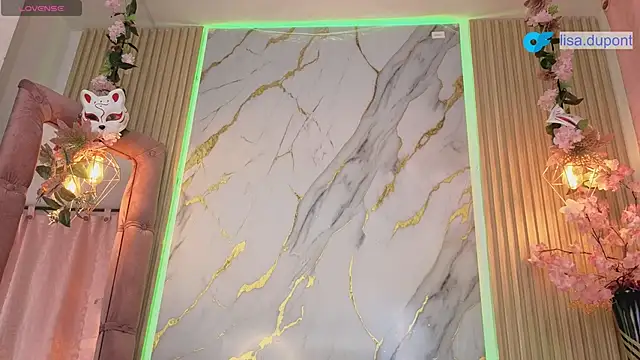 Snapshot of LissaDupont chatting on October 8, 2025, 8:09 pm LissaDupont online show from October 8, 2025, 8:09 pm