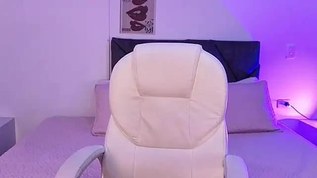 sara sharma  online show from September 20, 2025, 12:32 pm