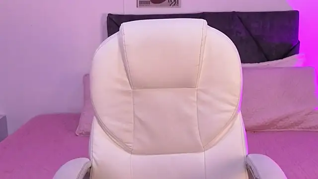 sara sharma  online show from September 29, 2025, 3:50 pm