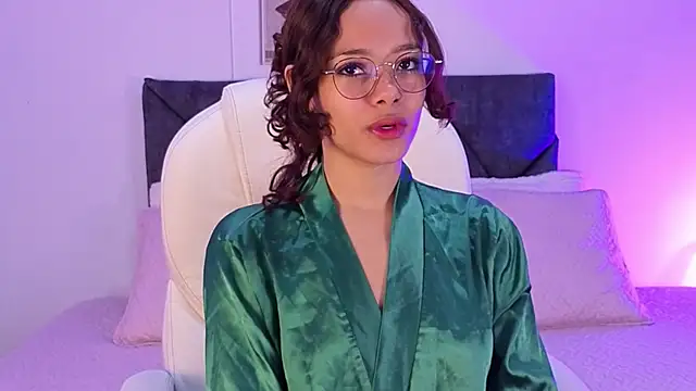 sara sharma  online show from September 23, 2025, 2:13 pm