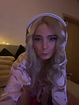 Snapshot of juicy_Alexia chatting on February 14, 2025, 12:19 am juicy Alexia online show from February 14, 2025, 12:19 am