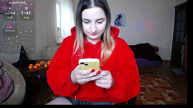 Snapshot of YourSwetiwGirl chatting on October 18, 2025, 10:17 am YourSwetiwGirl online show from October 18, 2025, 10:17 am