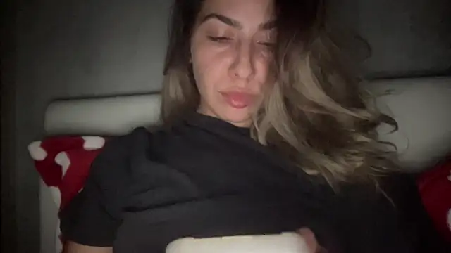 Snapshot of sarrah_rossy chatting on October 31, 2025, 9:32 pm sarrah rossy online show from October 31, 2025, 9:32 pm