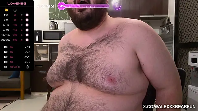 Snapshot of alexxxbear chatting on October 6, 2025, 9:04 pm alexxxbear online show from October 6, 2025, 9:04 pm