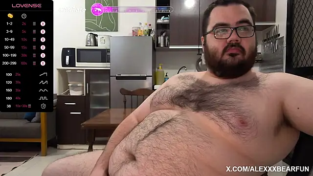 Snapshot of alexxxbear chatting on October 4, 2025, 6:53 pm alexxxbear online show from October 4, 2025, 6:53 pm