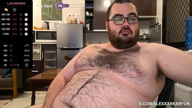 Snapshot of alexxxbear chatting on October 27, 2025, 9:38 pm alexxxbear online show from October 27, 2025, 9:38 pm