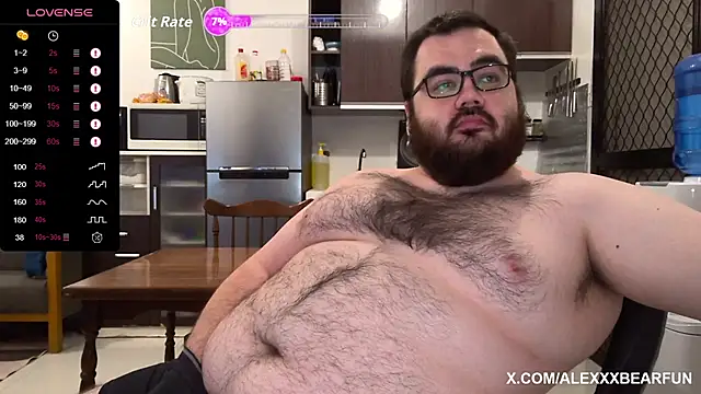 Snapshot of alexxxbear chatting on October 25, 2025, 6:08 pm alexxxbear online show from October 25, 2025, 6:08 pm