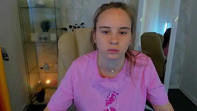 Snapshot of Lika_0ne chatting on September 27, 2025, 12:00 pm Lika 0ne online show from September 27, 2025, 12:00 pm