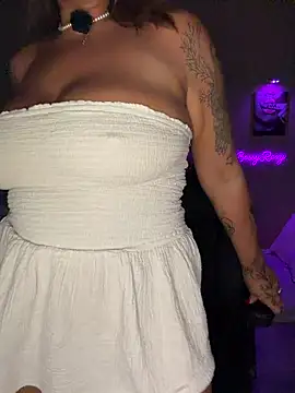 bossyroxy84 online show from December 4, 2025, 2:54 am