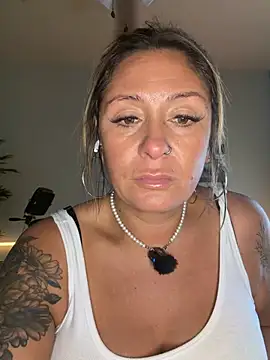 bossyroxy84 online show from February 3, 2026, 6:13 pm