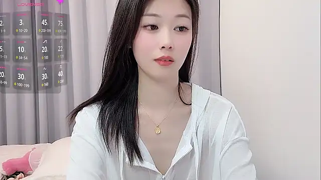 yunyun121 online show from February 24, 2025, 12:16 pm