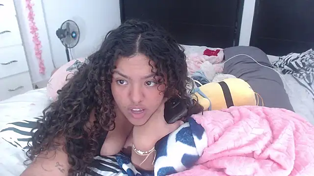 Snapshot of Anitta_bell chatting on February 13, 2025, 1:08 am Anitta bell online show from February 13, 2025, 1:08 am