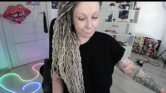 HoneySallyMoore online show from March 22, 2026, 2:51 pm